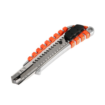 Нож строительный 18мм корпус двухкомпонентный направл.металл автофиксация СКР-183 PATRIOT *1