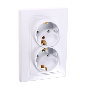 Розетка Intro Plano СП 2-мест.белая сз 2X2P+E Schuko 16А-250В IP20 1-205-01 *10100