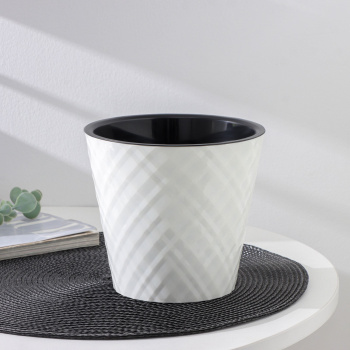 Кашпо пластм. "Manhattan" 3,3л d верха 190мм h177мм со вставкой Бел. жасмин IG670210048 *1/9